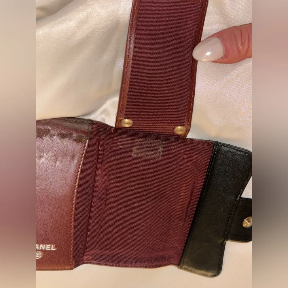 CHANEL Calfskin Black Soft Quilted Leather Key Case - Very good condition - Picture 10 of 14